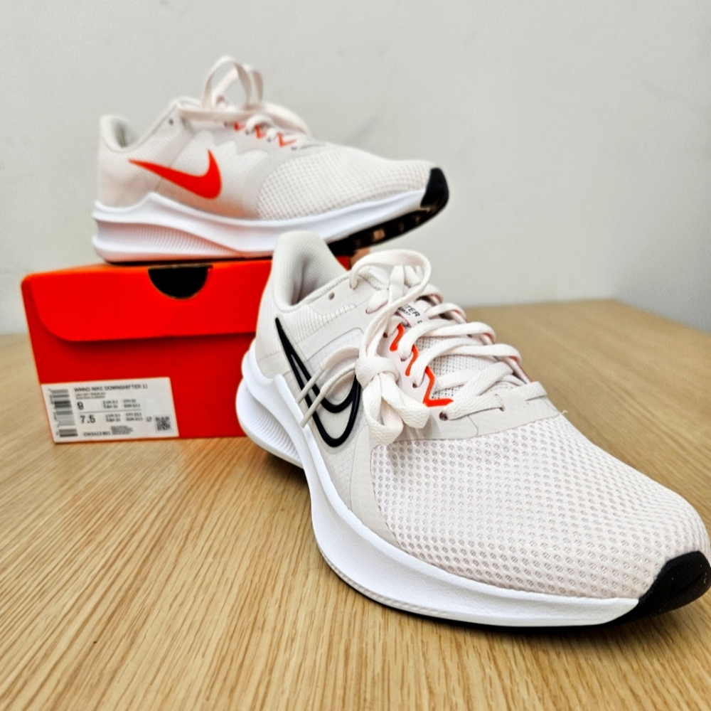 Women sneakers, Nike downshifter 11 ,pink Black